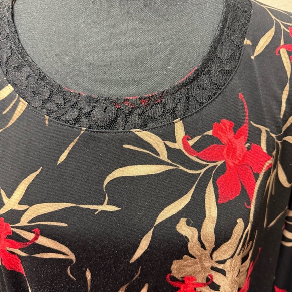 Catherines Floral Lace Trim Blouse OX 14/16W Black Red Beige Stretchy Top - Picture 2 of 8